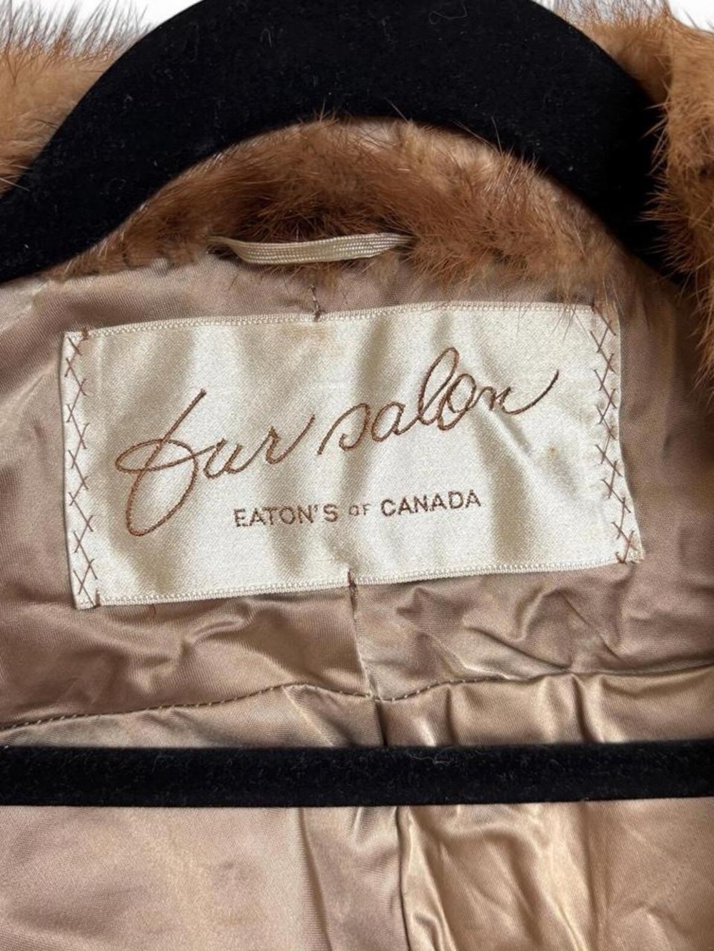 Vintage Fur - 60s Eaton’s - Picture 3 of 3